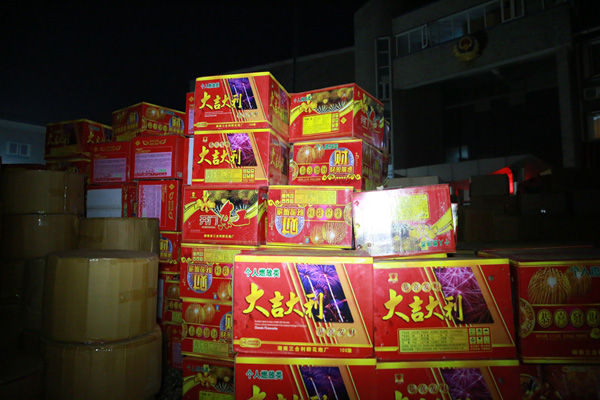 nba竞猜官网:上海九个区即将开放烟花爆竹销售点注意郊区也是有禁燃区域的……