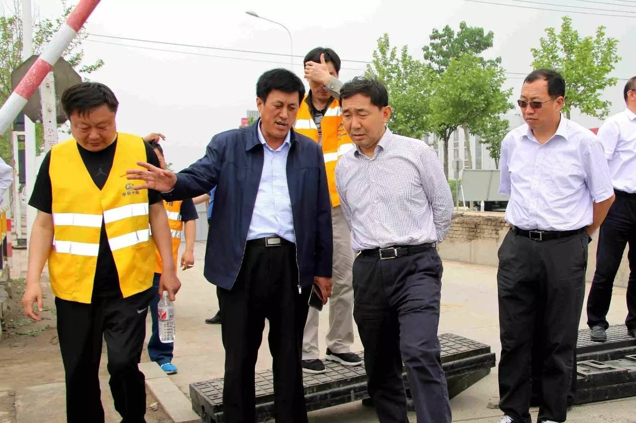 济南至青nba竞猜官网岛的胶济线铁路再次出现超速事故济南铁路局局长被免职